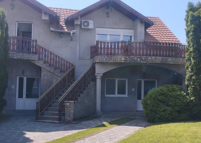 アパート Nikola *